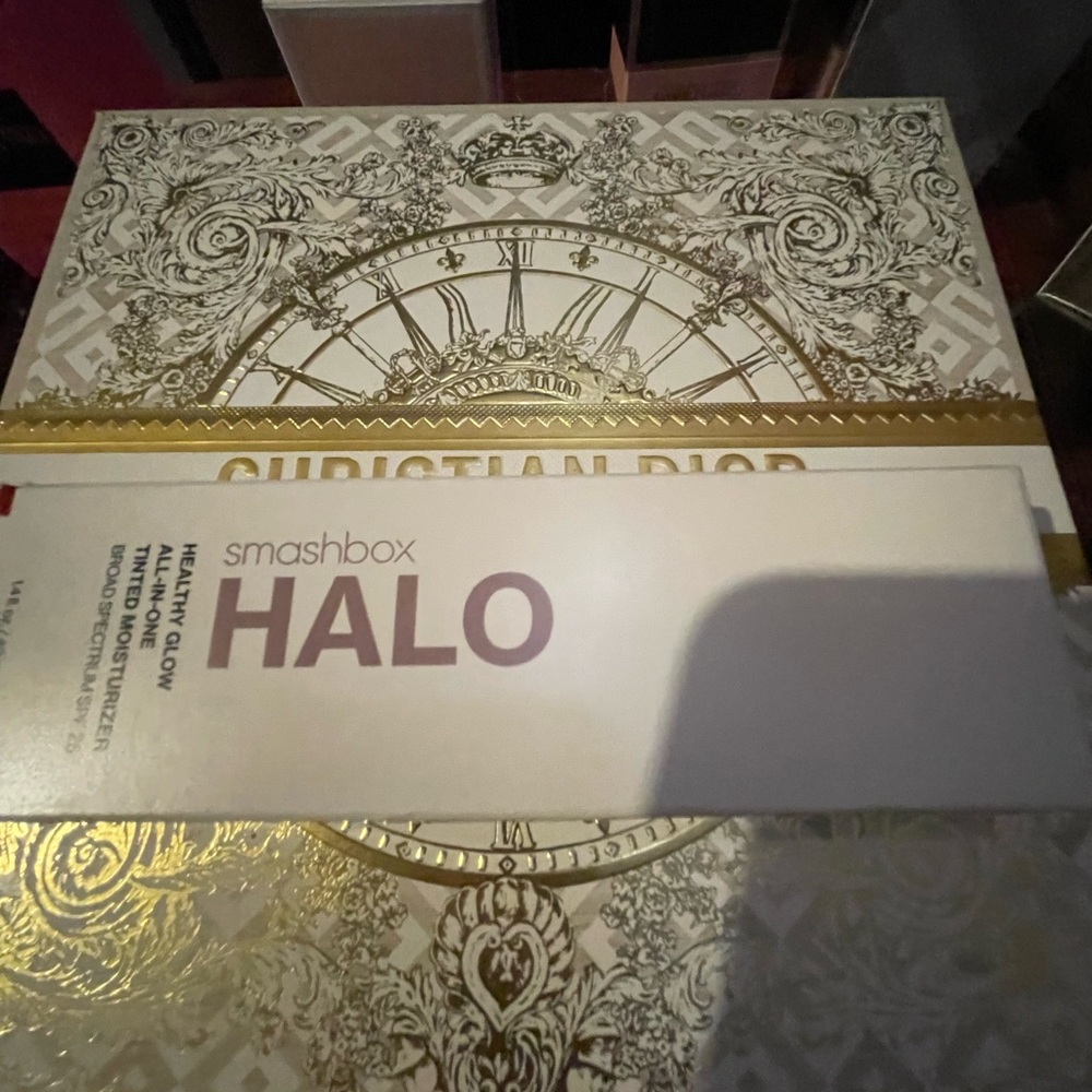 Smashbox Halo Healthy Glow Tinted Moisturizer